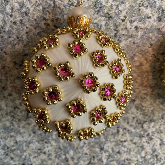 VTG, Beaded, Push Pin, Sequined, Christmas Ornaments, Handmade , Set of 3 - Picture 2 of 7